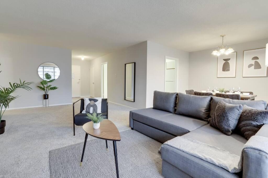 Elegant W Views At Crystal Apartment *