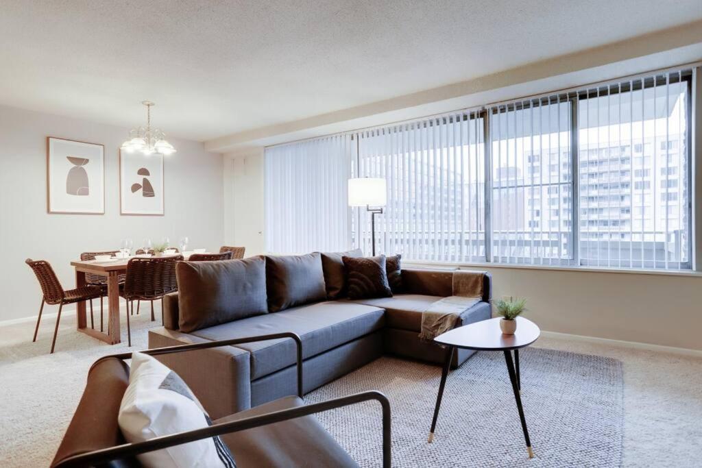 Elegant W Views At Crystal *